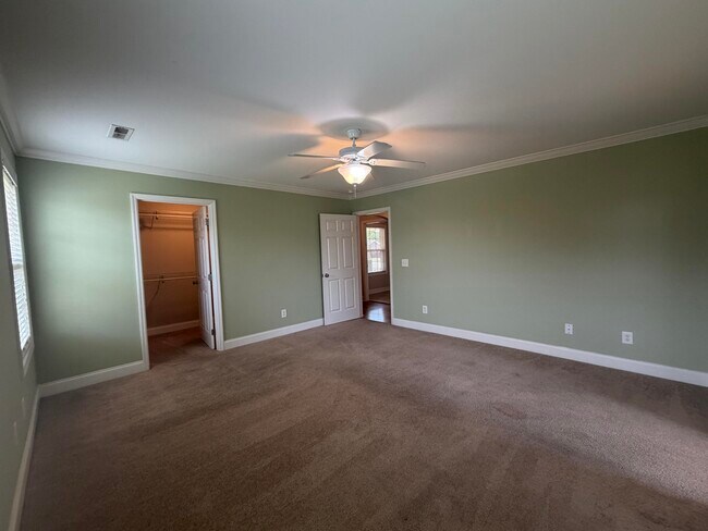 Building Photo - 2850 Foxcroft Cir