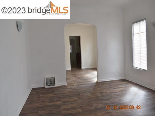 Building Photo - 6122 Bromley Ave