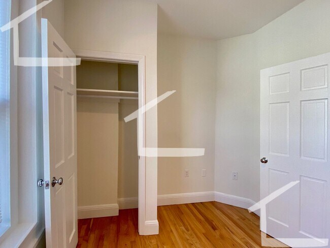 Building Photo - Spacious 2BR Allston Listing!