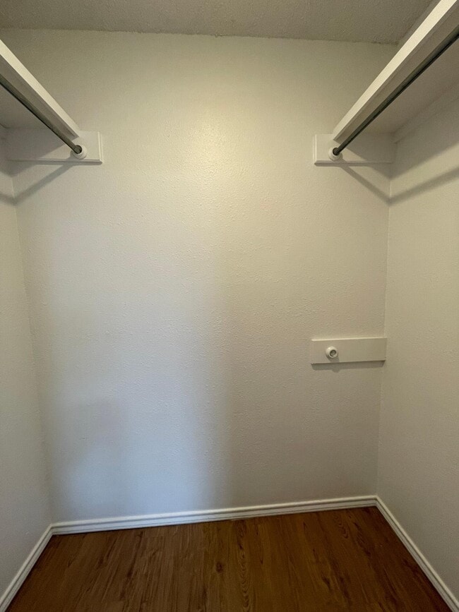 Building Photo - 2344 78th St