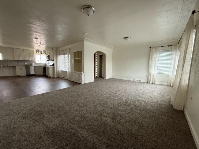 Building Photo - 9375 CO-66