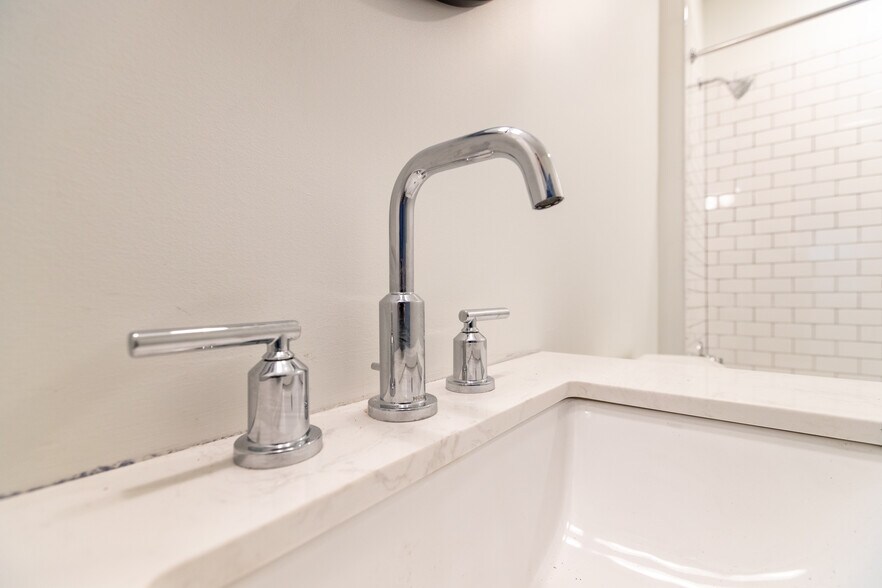 Building Photo - 226 45th St