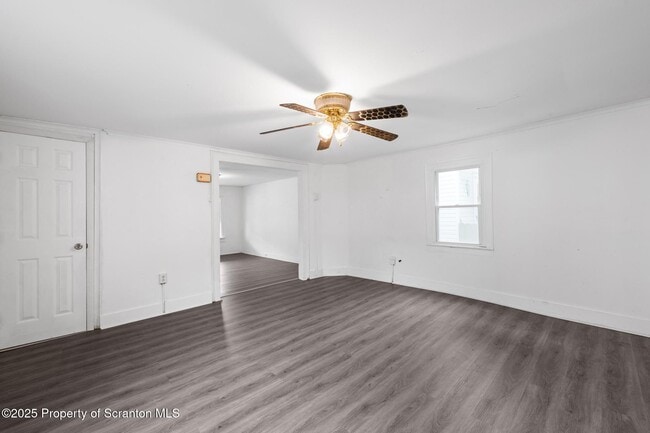 Building Photo - 121 Throop St