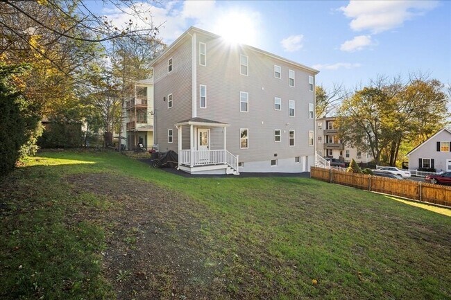 Building Photo - 9 Upsala St