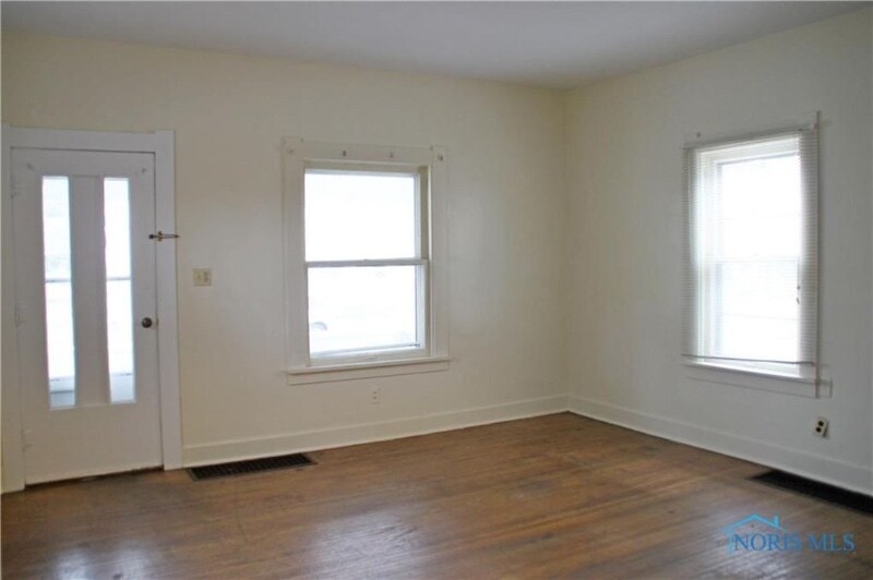 Building Photo - 343 N Grove St