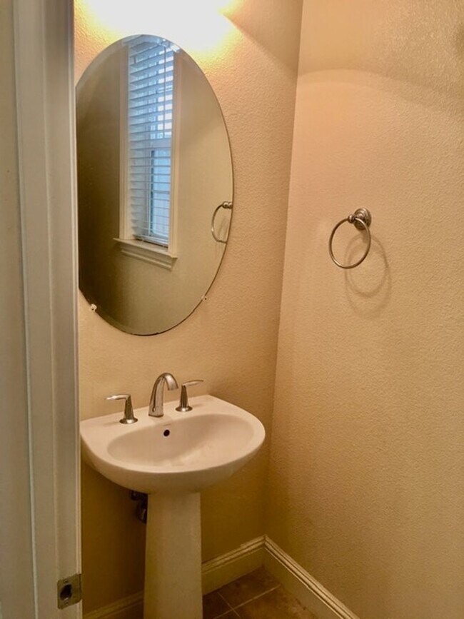 Building Photo - Terrific 4 bed 3.5 Home in Wonderful San Ramon! Great Schools, Shopping, Restaurants!
