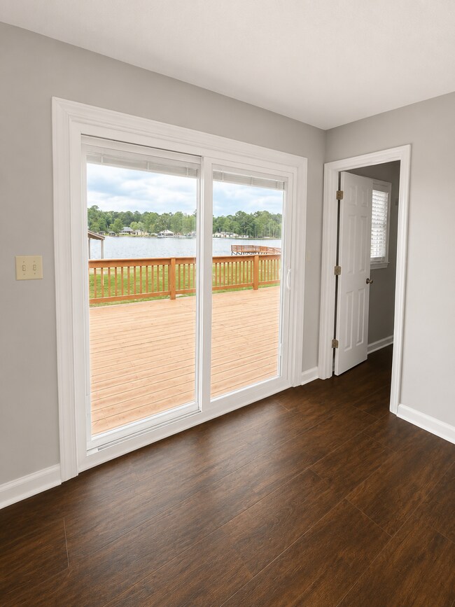 Building Photo - 101 Bayview Cir