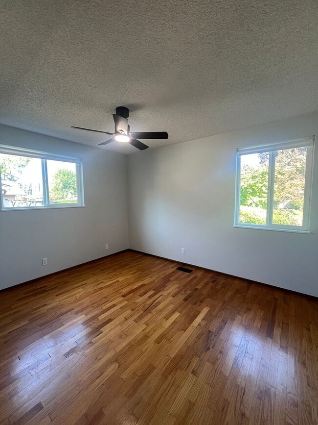Building Photo - 5-Bedroom 2-Bathroom home in Coburg
