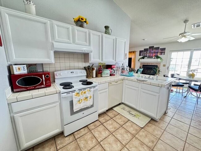 Building Photo - 2576 McCormick Blvd