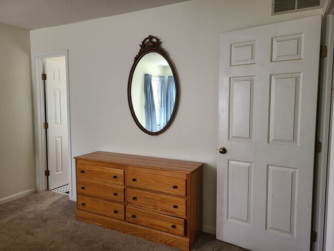 Building Photo - Ring in 2026 with THIS Great Rental!