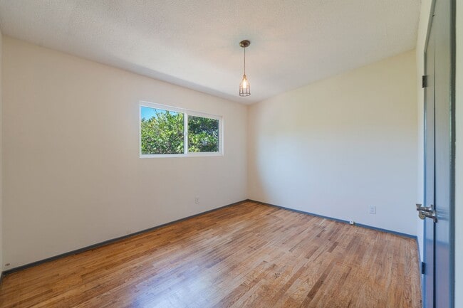 Building Photo - Hermosa Beach Home Rental