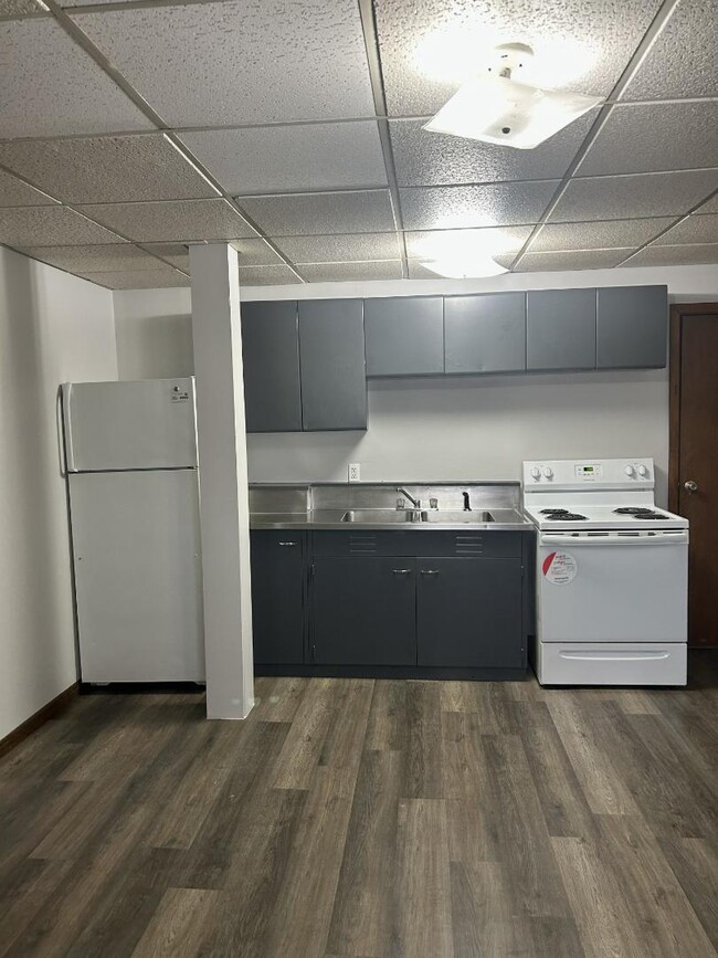 Building Photo - 341 N Lafayette St