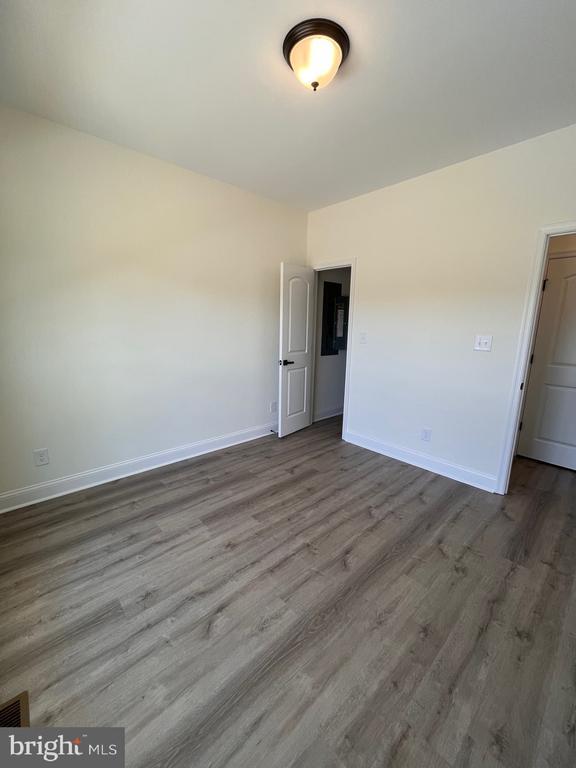 Building Photo - 8641 Sandy Beach Ln