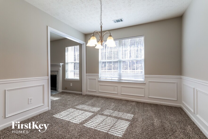 Building Photo - 2395 Pemberton Point