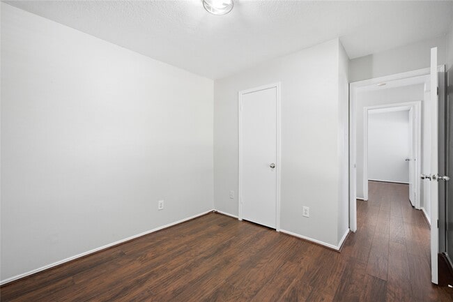 Building Photo - 2034 Greenwest Dr