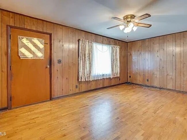 Building Photo - One-Level Living in Kingsport with Screened Porch & Large Yard