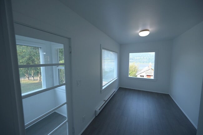Building Photo - 2 bed 1.5 bath in Blyn