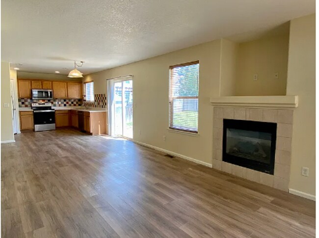 Building Photo - Spacious 4BD/2.5BA Home in Sought-After Southcreek | Cherry Creek Schools | 2-Car Garage