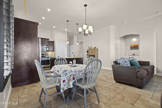 Building Photo - 14829 Sunny Land Ave