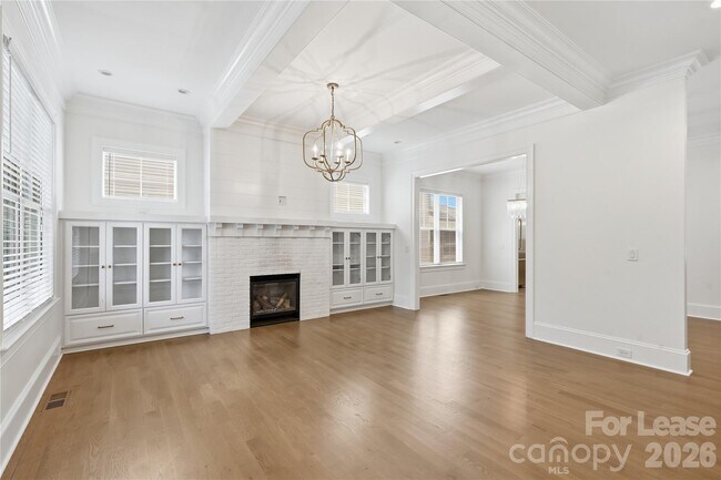 Building Photo - 404 Iverson Way