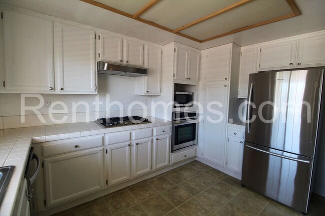 Building Photo - San Marcos, 1897 Matin Circle #217 - Great location! Close to shopping, restaurants, and easy acc...