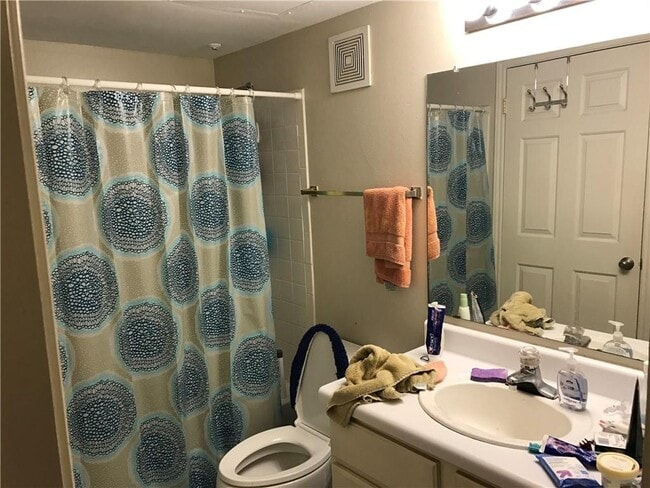 Building Photo - 501 W 26th St