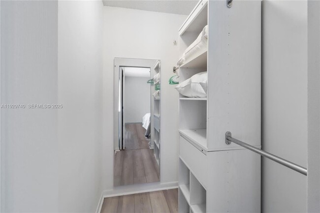 Building Photo - 313 Knotty Pine Cir