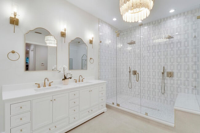 Building Photo - 142 Segovia Way