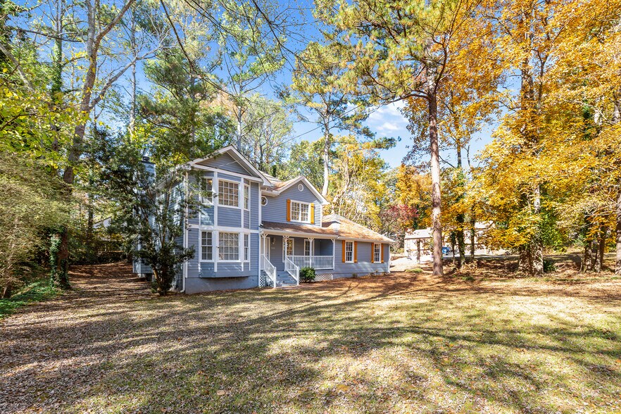 Building Photo - 800 Post Road Cir