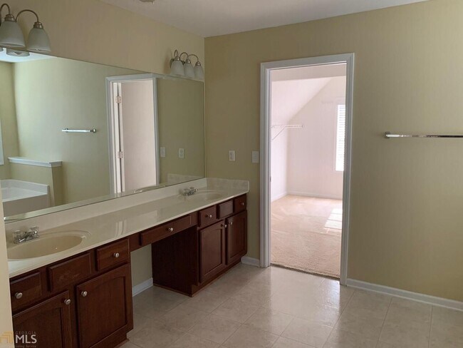 Building Photo - 1508 Bramlett Hill Dr SE