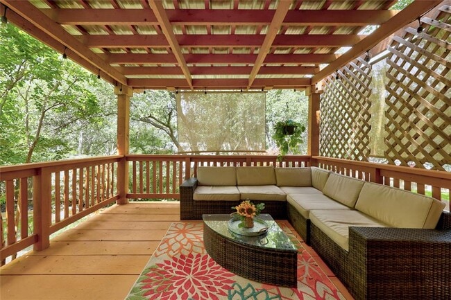 Building Photo - 4200 Canyon Glen Cir