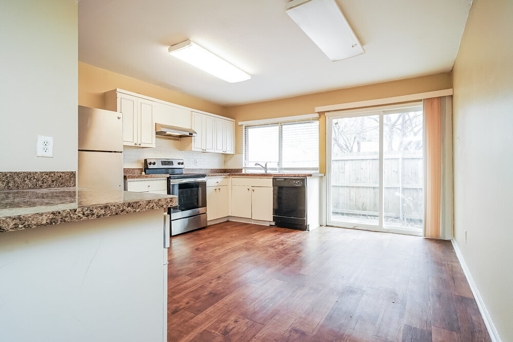 Building Photo - 3214 Greentree Dr