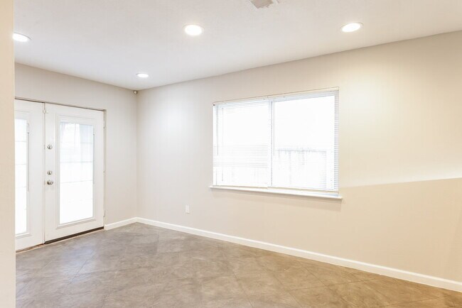 Building Photo - 5827 Alpine Heights Dr