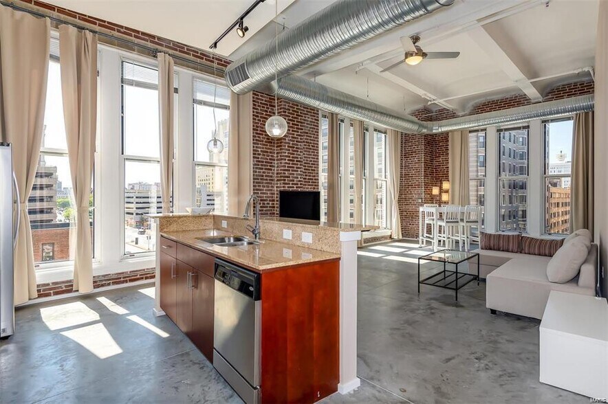 Building Photo - 1136 Washington Ave