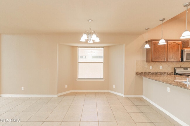 Building Photo - 14529 Jesus Almeida