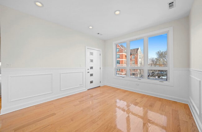 Building Photo - 2811 W Jackson Blvd