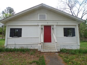 Building Photo - 630 77th St S