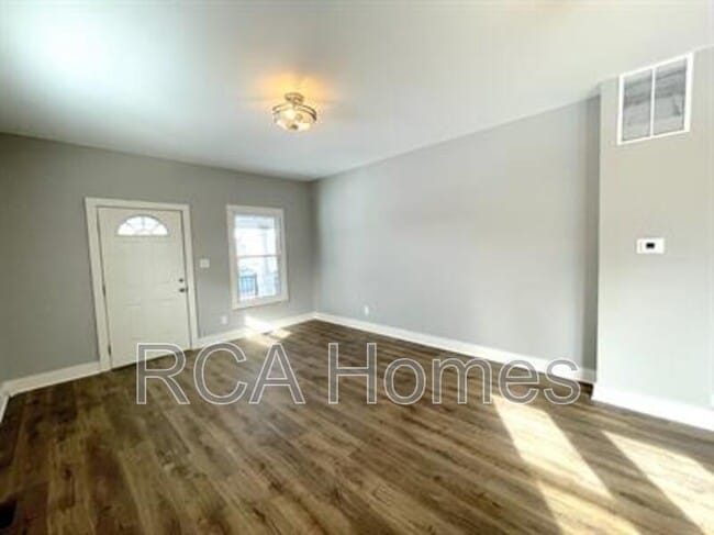 Building Photo - 1637 Spruce St
