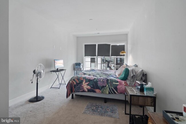 Building Photo - 102 St Ives Pl