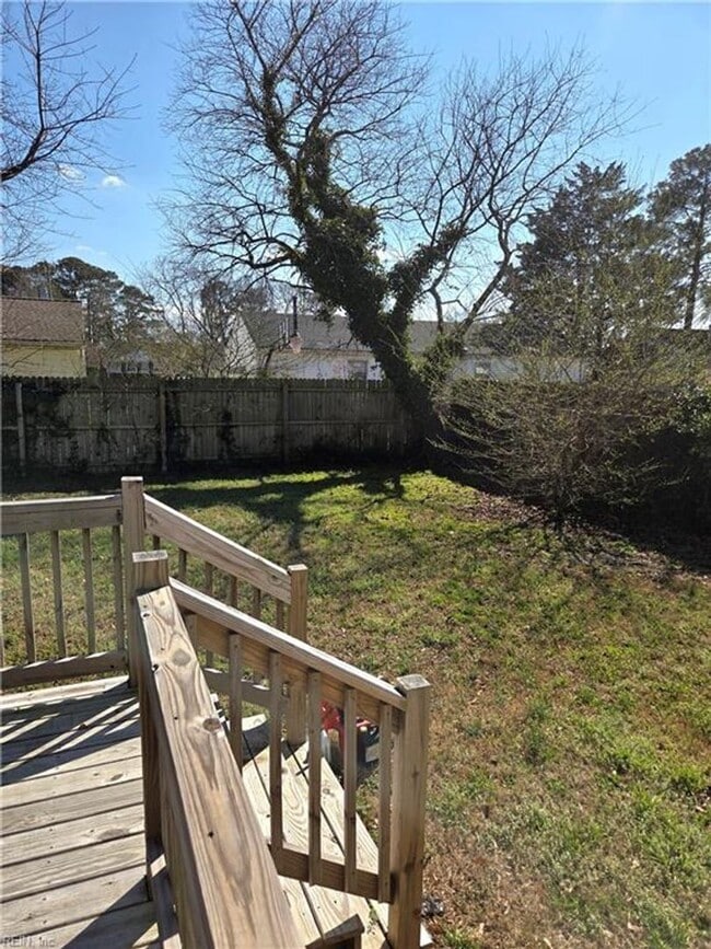 Building Photo - 1853 Springwood St