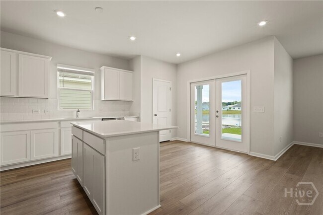 Building Photo - 251 Shade Tree Dr