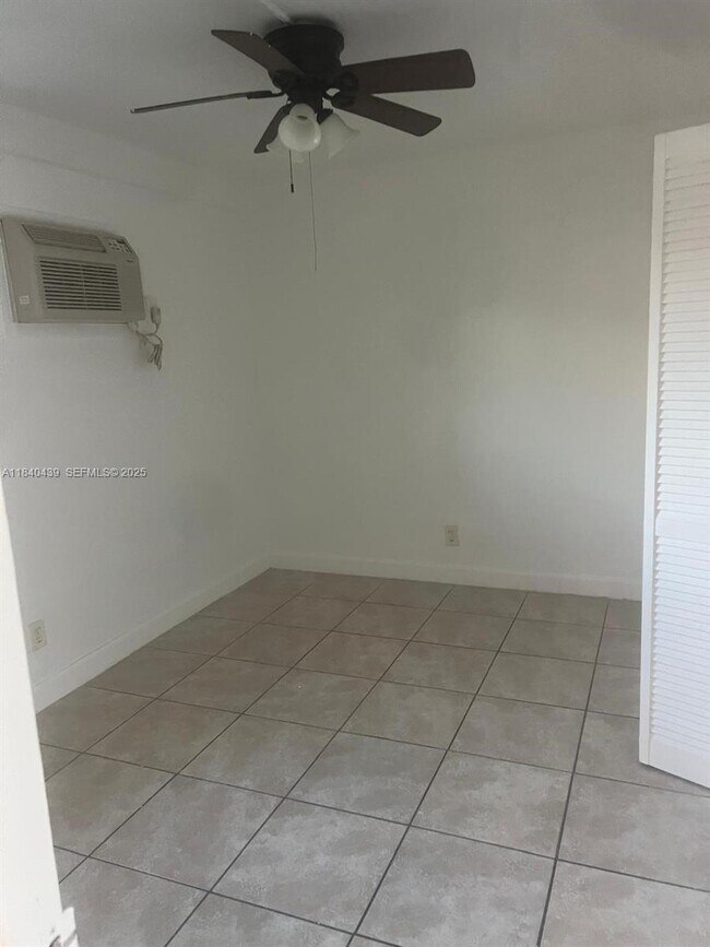 Building Photo - 1124 NW 2nd St