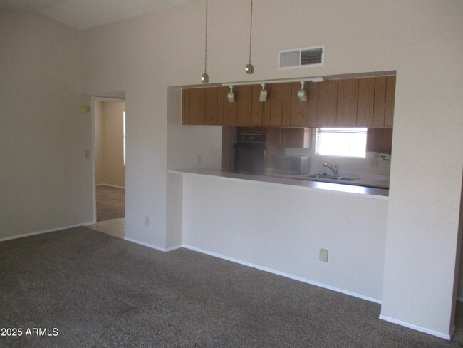 Building Photo - 4607 E Bohl St