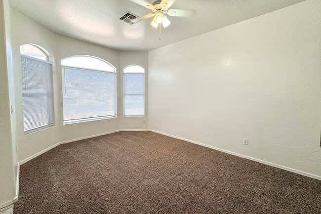 Building Photo - 3Bed/2Bath House at 63rd/Northern Ave! $19...