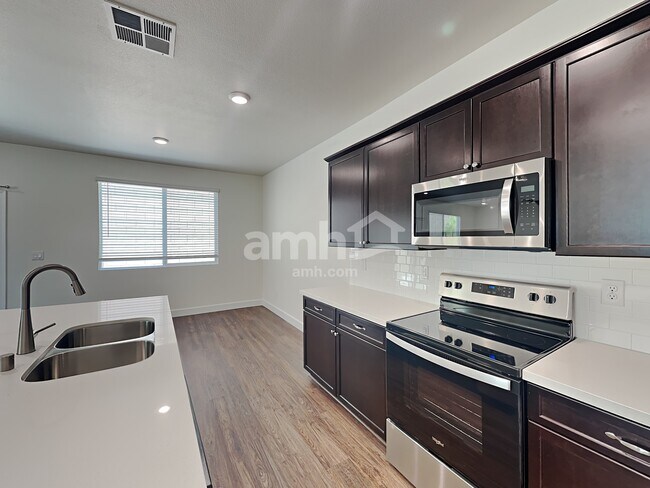 Building Photo - 6139 Theodore St