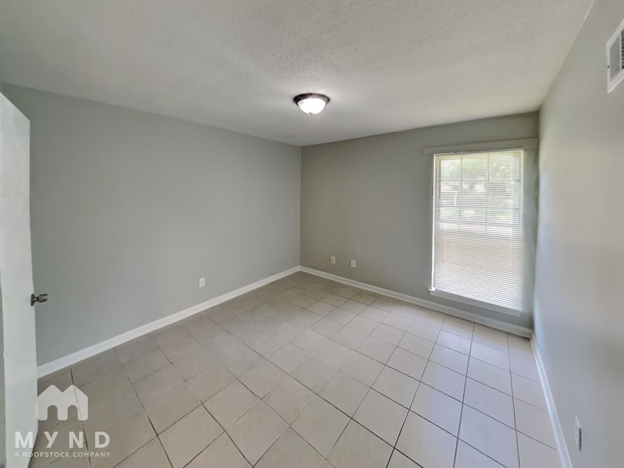Building Photo - 2535 Eastbrook Dr