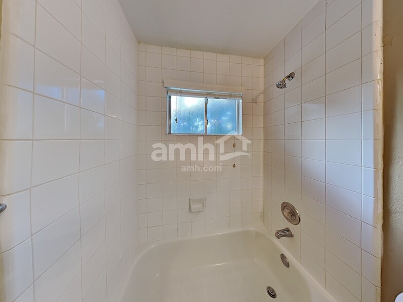 Building Photo - 29010 Ashbrook Ln