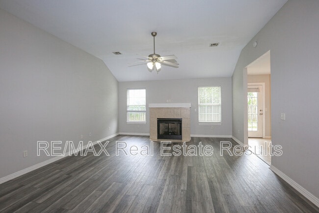 Building Photo - 3711 SW Hansom Loop