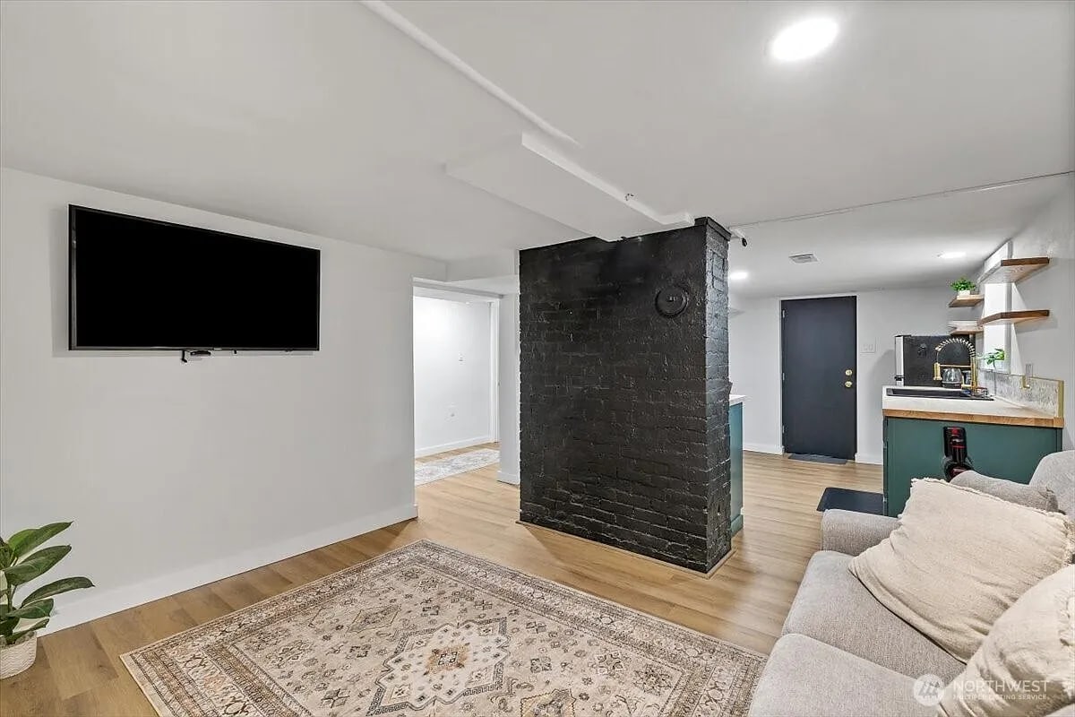downstairs living room - 3311 25th Ave S