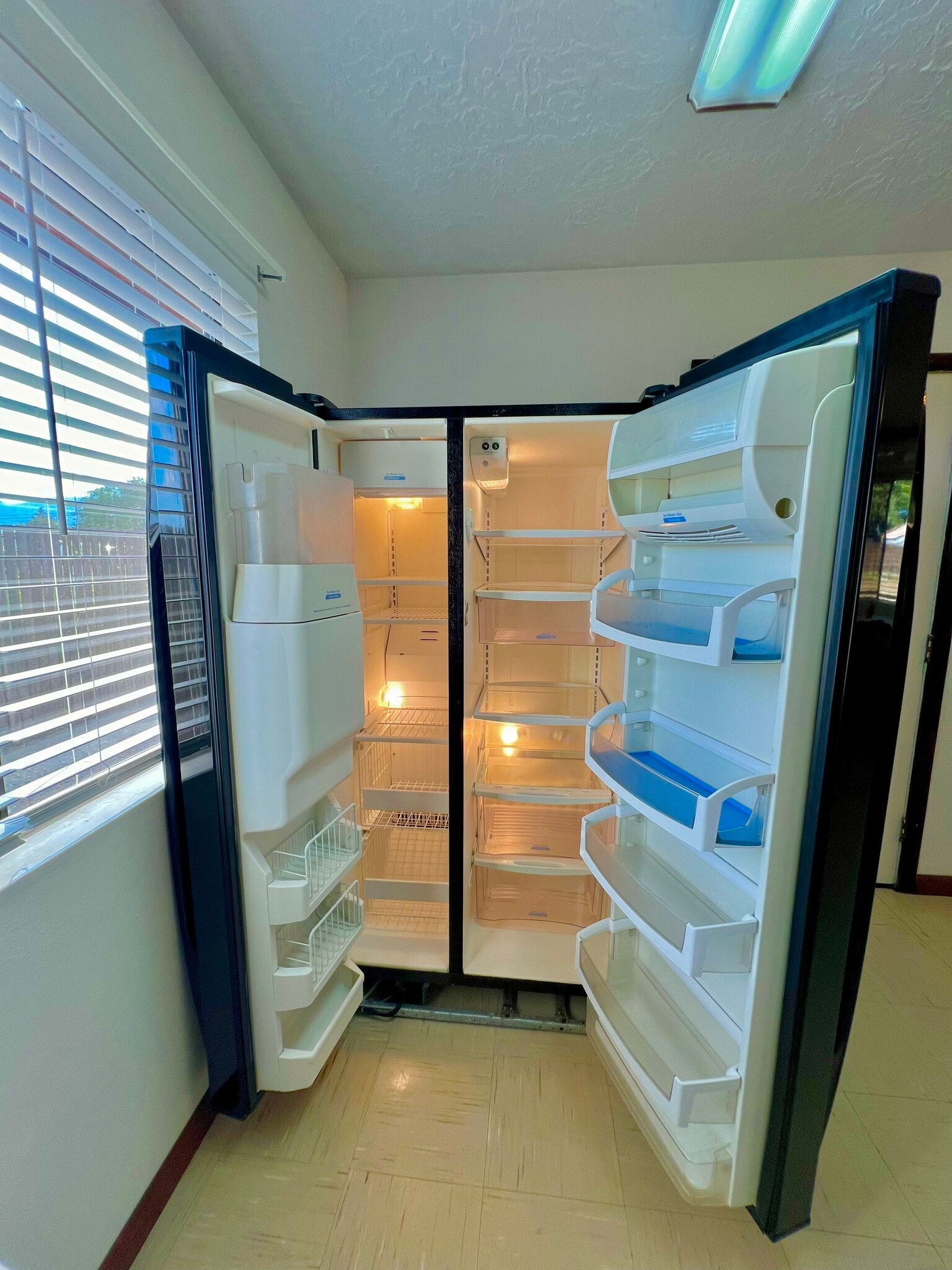 Building Photo - 3058 Tenorio Dr